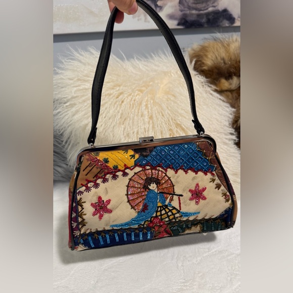 Isabella Fion Purse Lady With umbrella
Embroidered Multicolor Women's Bag - Picture 6 of 14